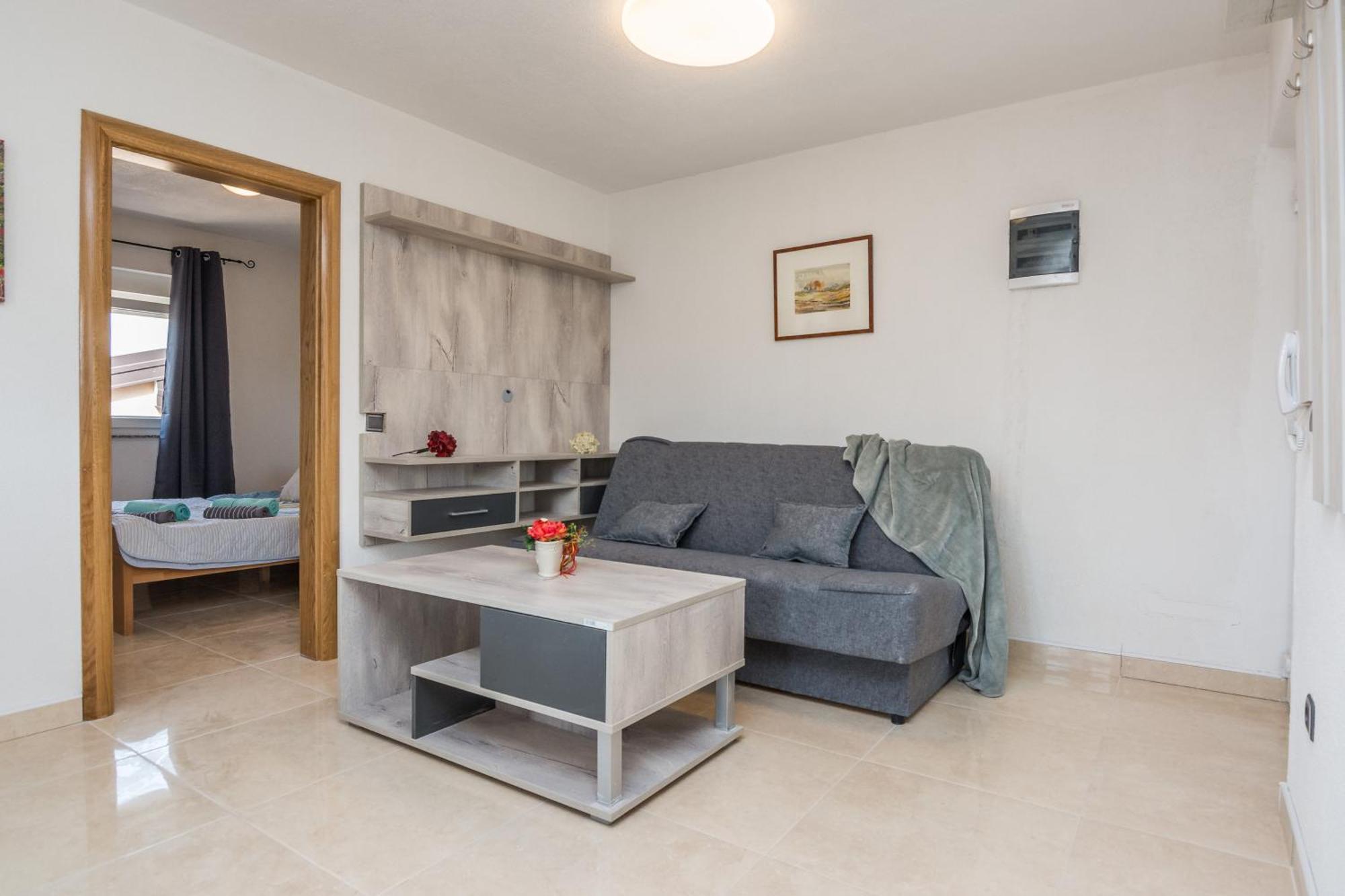Plaza Ab Lägenhet Vir Exteriör bild